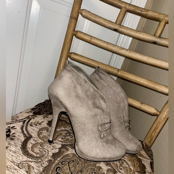 Apt. 9 Designer Women’s High Heels - Picture 1 of 3